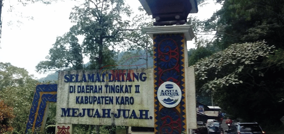 sewa mobil karo