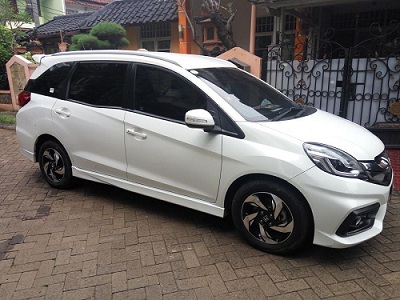 Sewa Honda Mobilio Murah